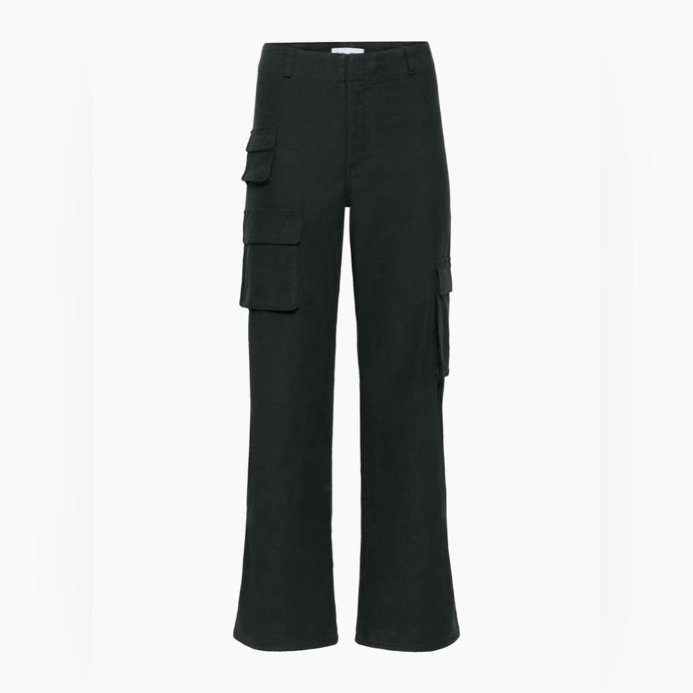 NWT Aritzia TNA picture cargo pant in black size 2